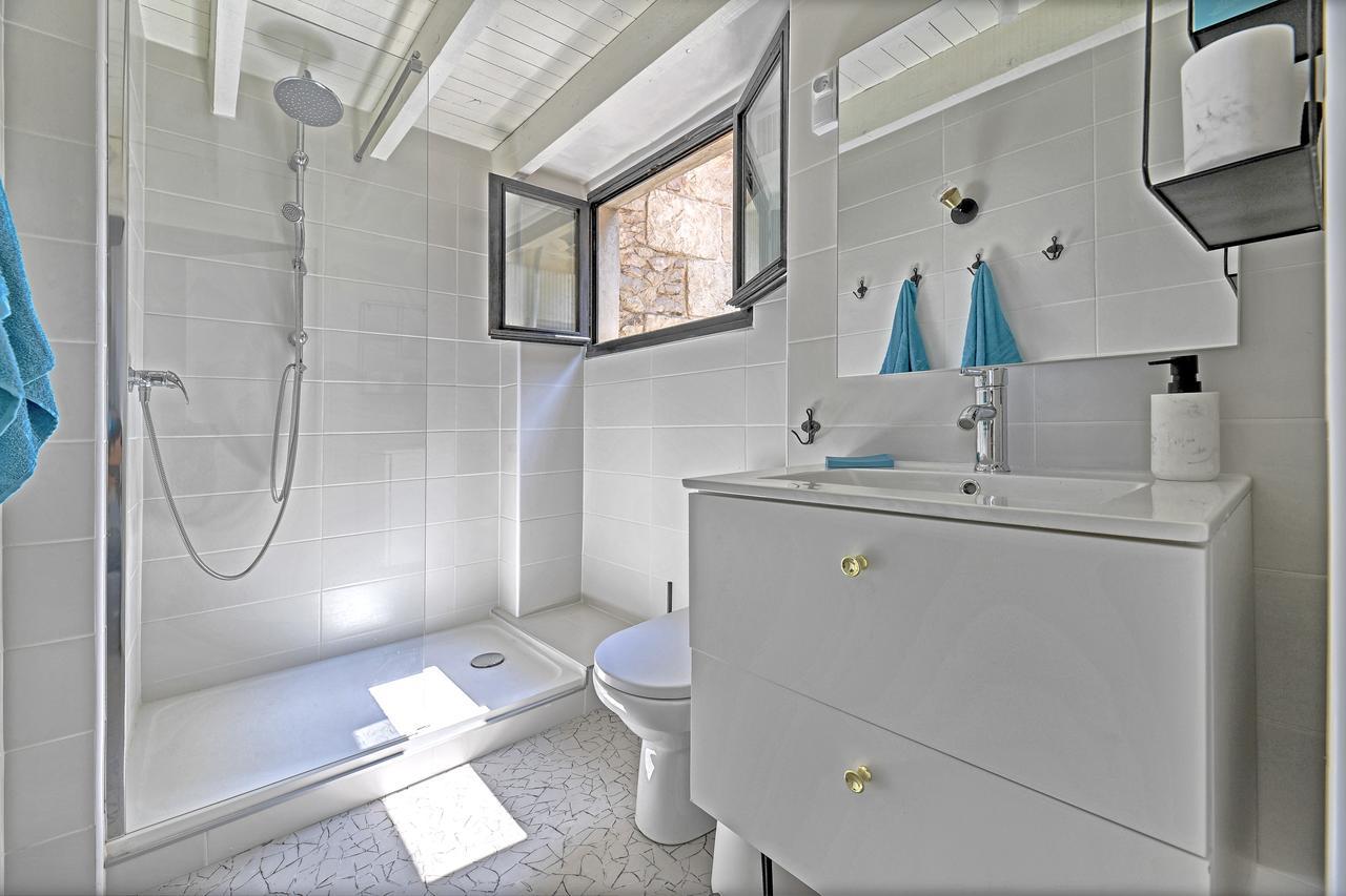 Appartement Romanite นีมส์ ภายนอก รูปภาพ
