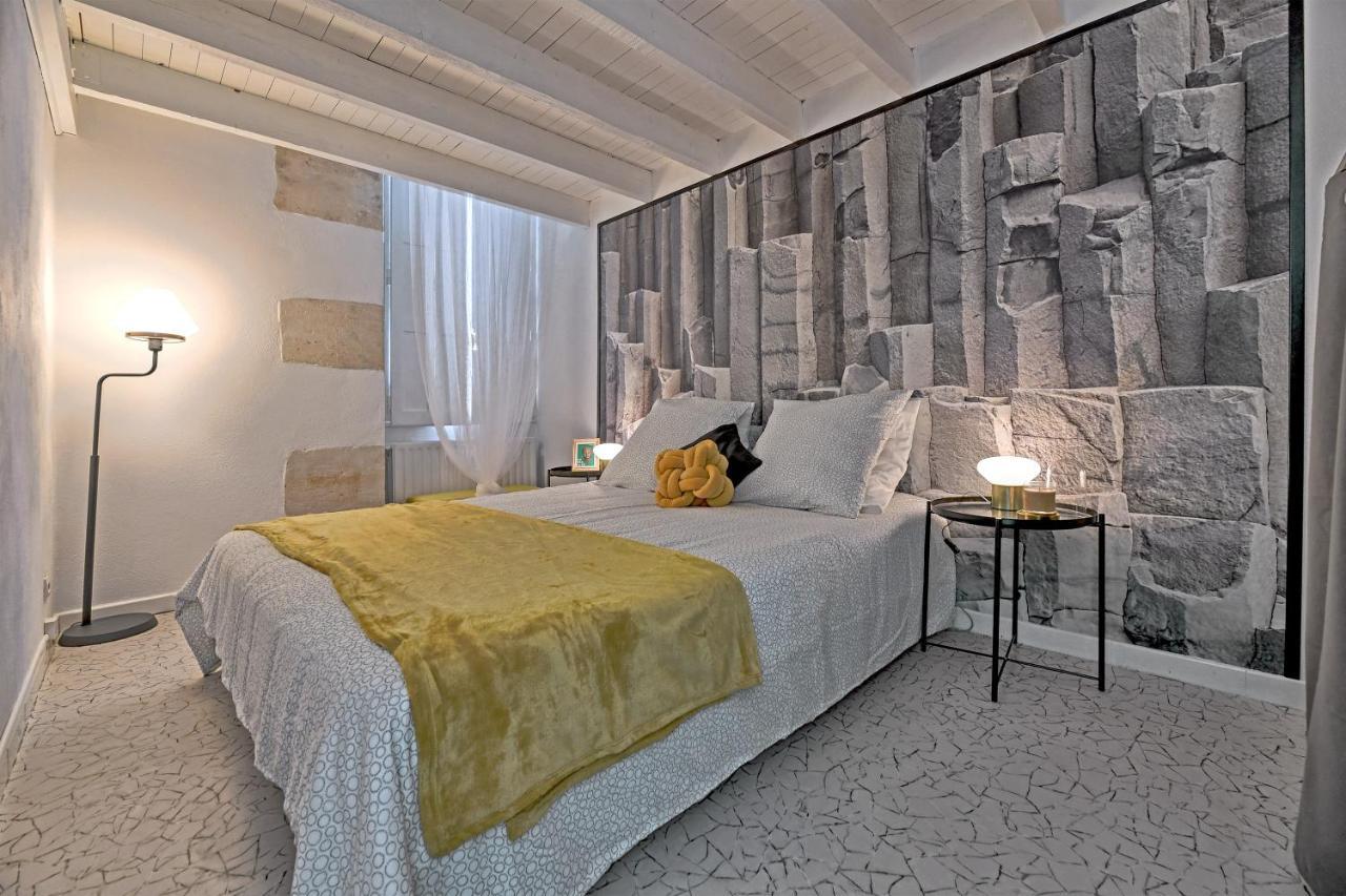 Appartement Romanite นีมส์ ภายนอก รูปภาพ